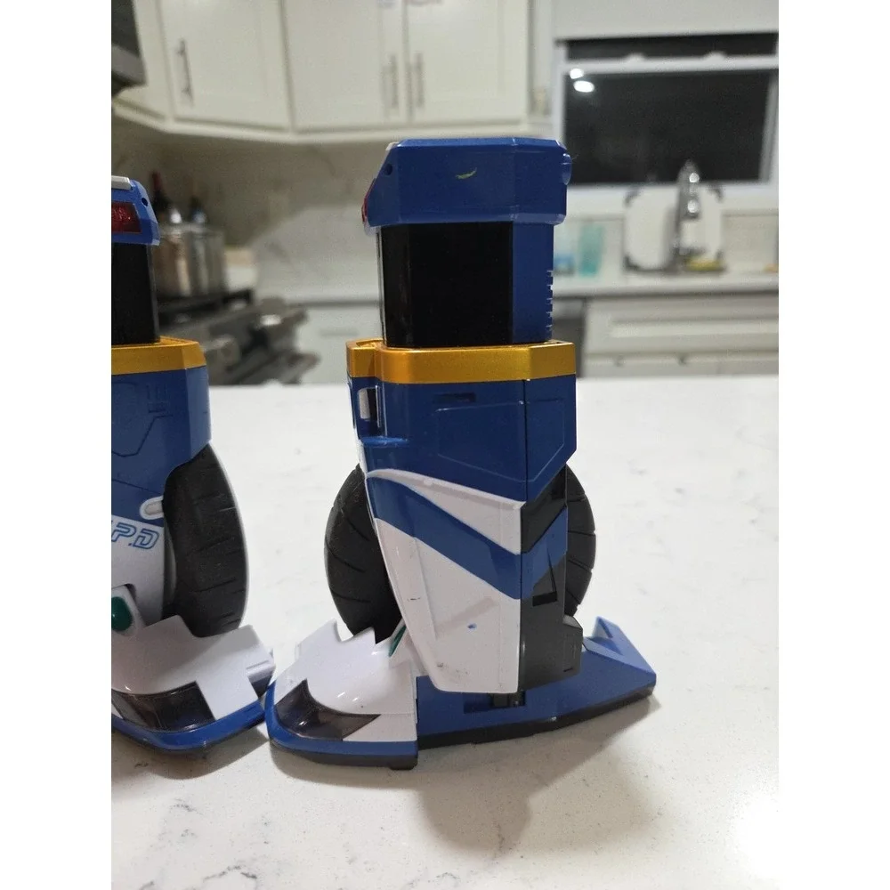 Power Rangers S.P.D. DX Omegamax Cycle legs